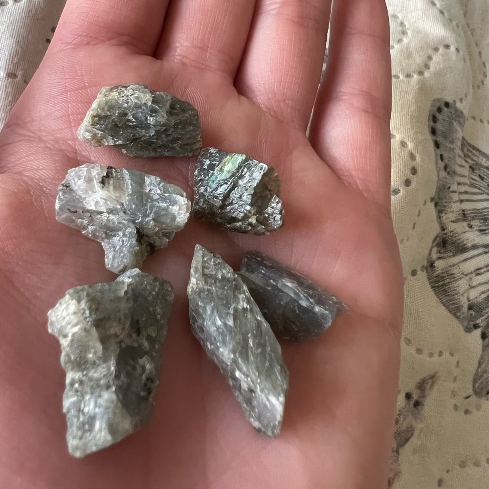 Labradorite - Picture 2 of 5